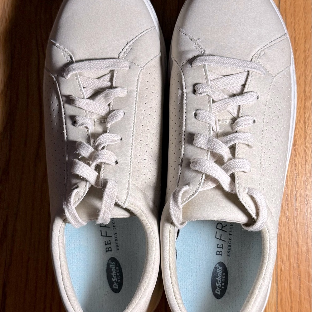 Dr Scholls Womens No Bad Vibes Cream Leather Sneaker Size 10M Pre-Owned.